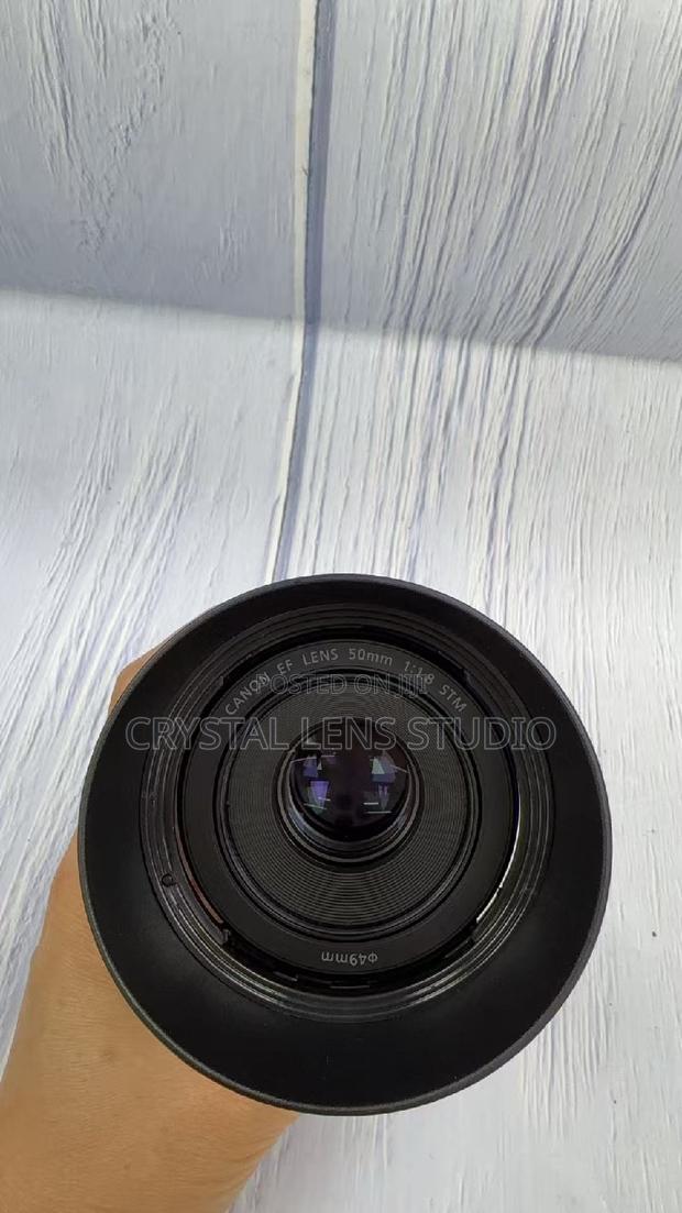 99% New Canon 50mm F1.8 STM With Lens Hood · Photo 5