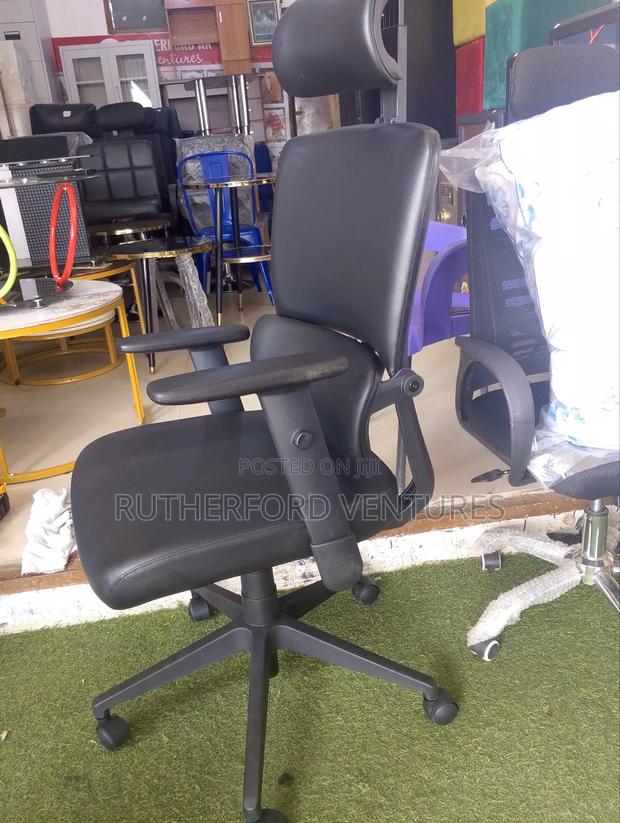 Orthopedic Quality Leather Chair and Back Support · Photo 2