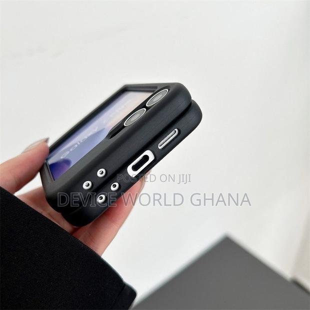 North Face Puffer Case for Samsung Z Flip 6 5 4 3 · Photo 4