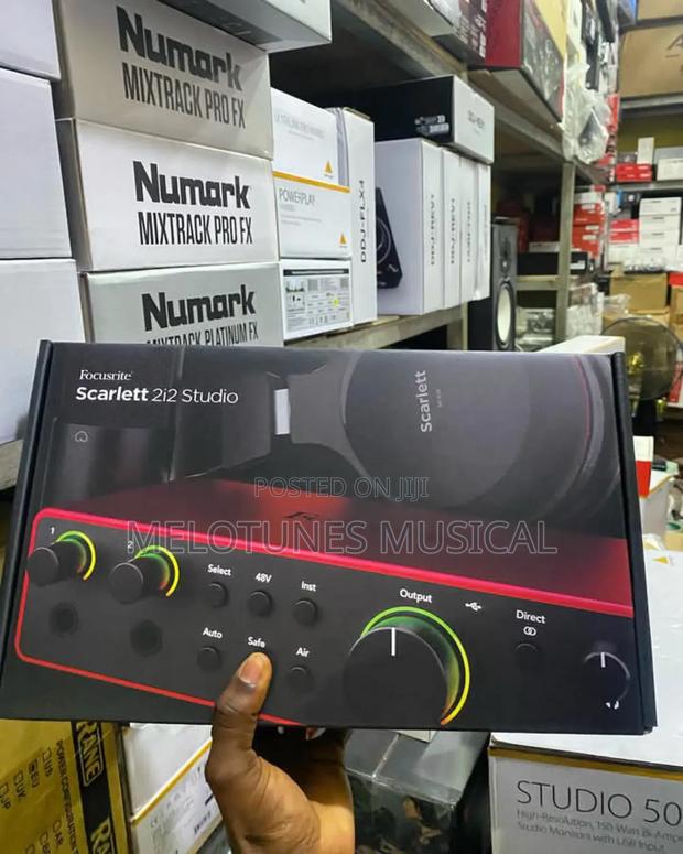 Focusrite Scarlett 2i2 4th Gen Usb Audio Interface Bundle · Photo 1