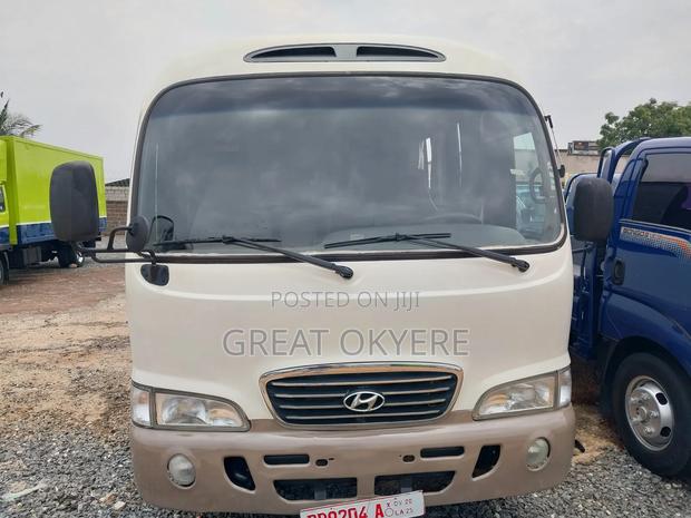 Hyundai County 2012 Beige · Photo 1