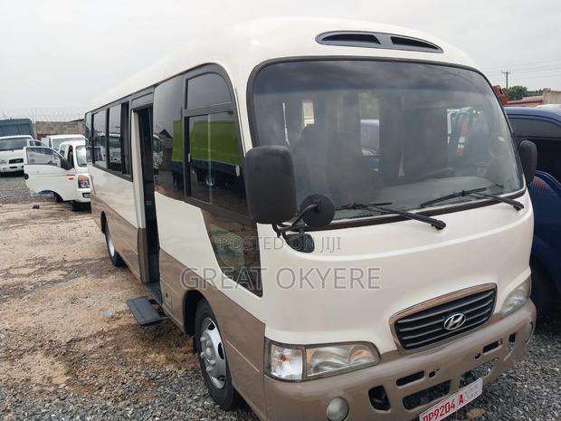 Hyundai County 2012 Beige · Photo 2