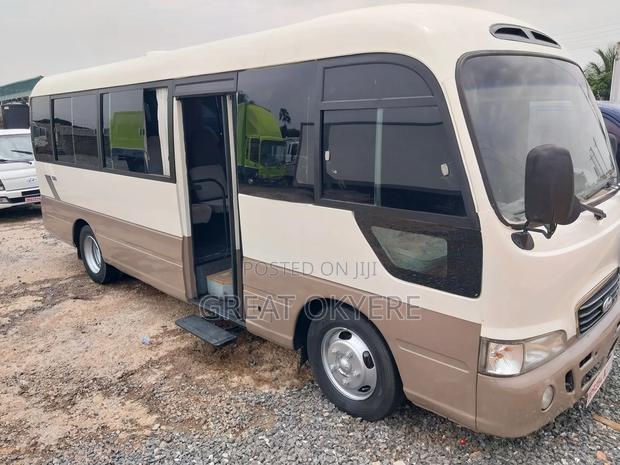 Hyundai County 2012 Beige · Photo 3