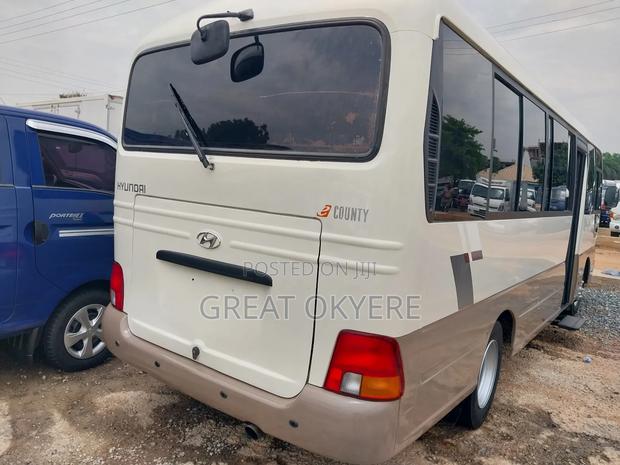 Hyundai County 2012 Beige · Photo 4