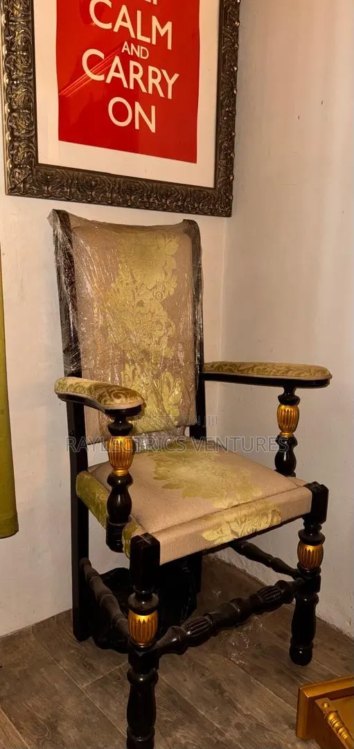 Antique Chair and Picture Frame · Photo 1