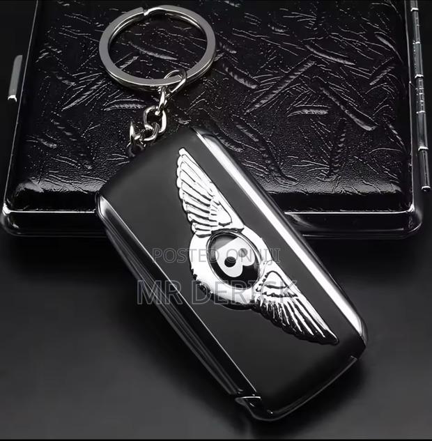 Bentley Car Key Shape Model Windproof Inflatable Gas Lighter · Photo 2