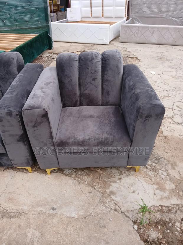 Single Sofa · Photo 1