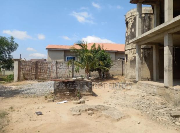 7bdrm House in Buokrom Estate Nana, Kumasi Metropolitan for sale · Photo 3