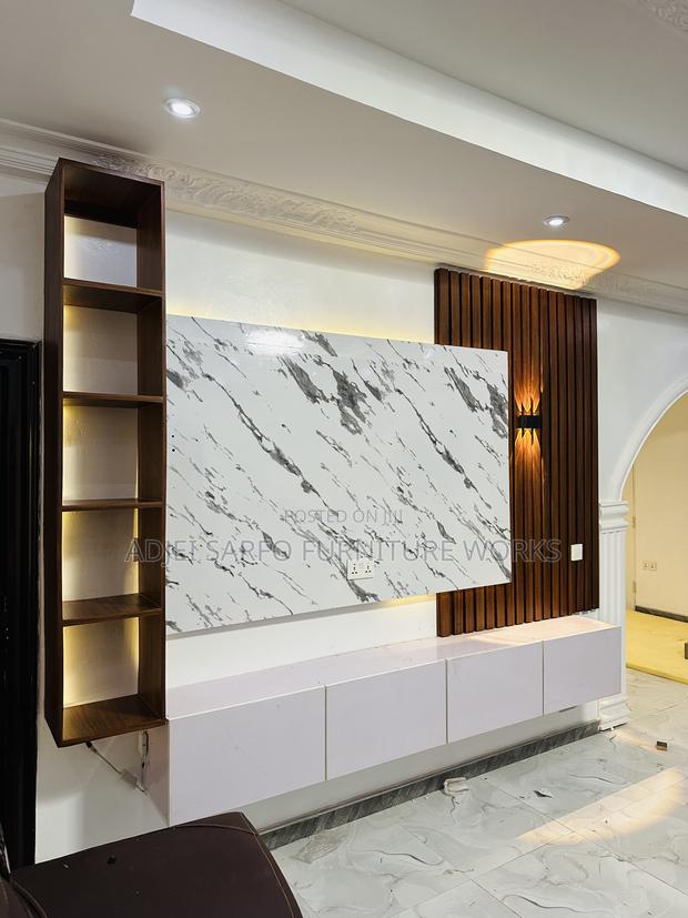 Original Modern Tv Stand · Photo 4