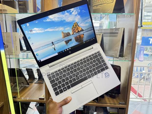 Laptop HP EliteBook 840 G5 8GB Intel Core I5 SSHD (Hybrid) 256GB · Photo 1