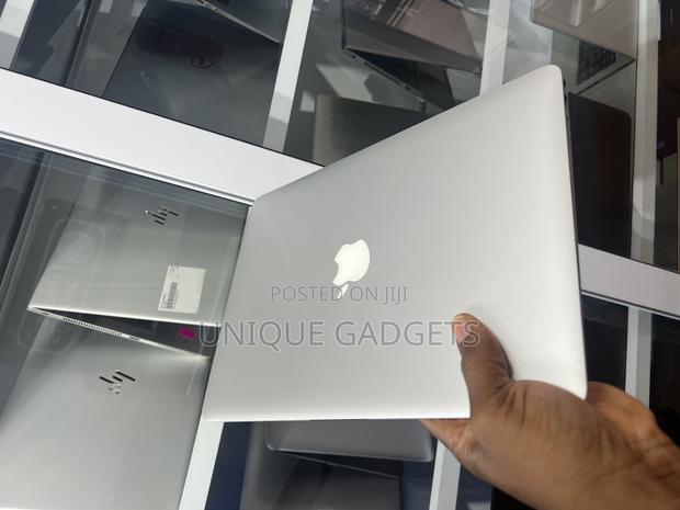 Laptop Apple MacBook Air 8GB Intel Core I5 SSD 128GB · Photo 4