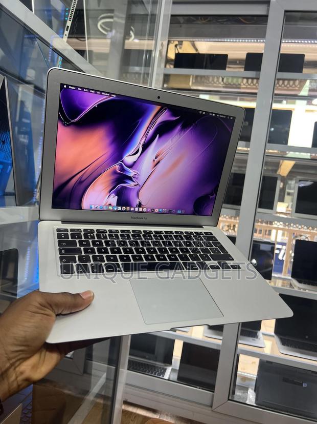 Laptop Apple MacBook Air 8GB Intel Core I5 SSD 128GB · Photo 2