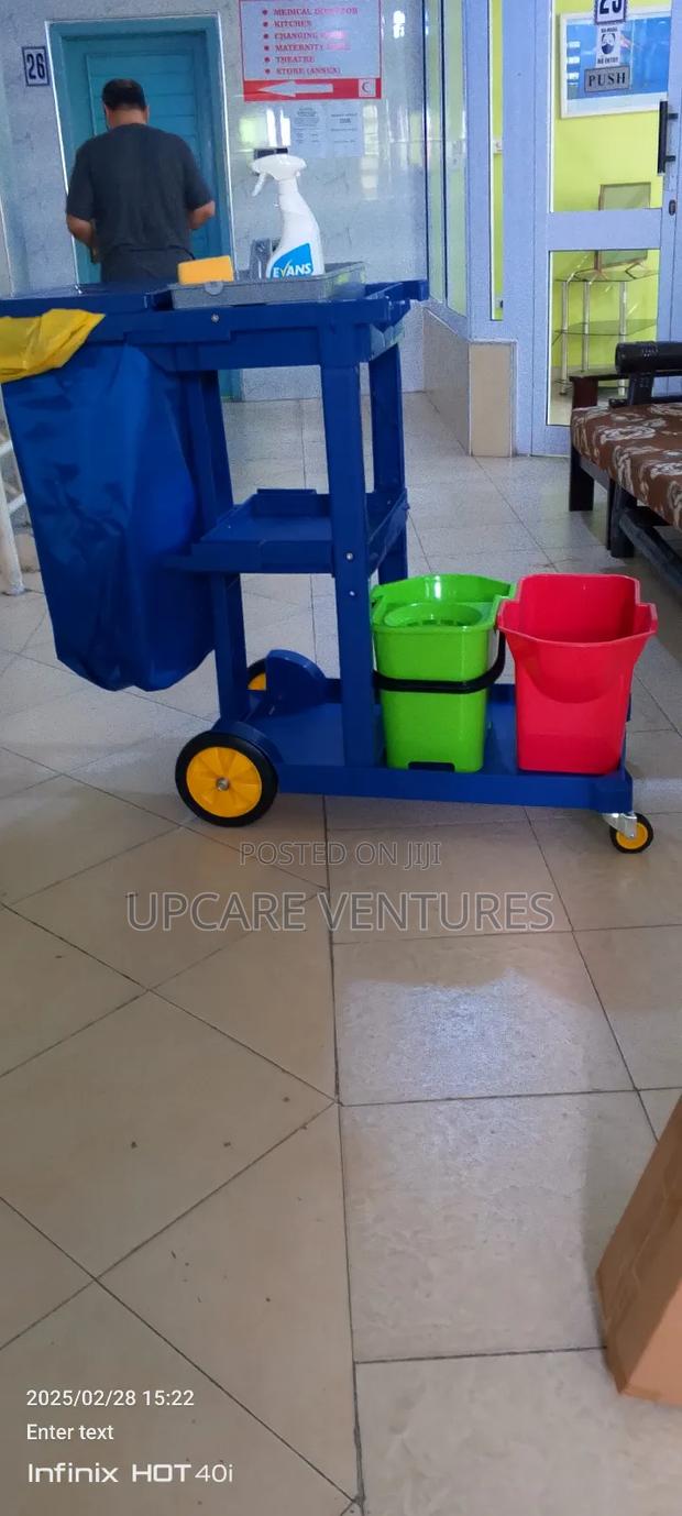 Cleaning Cart/ Cleaning Trolley · Photo 3