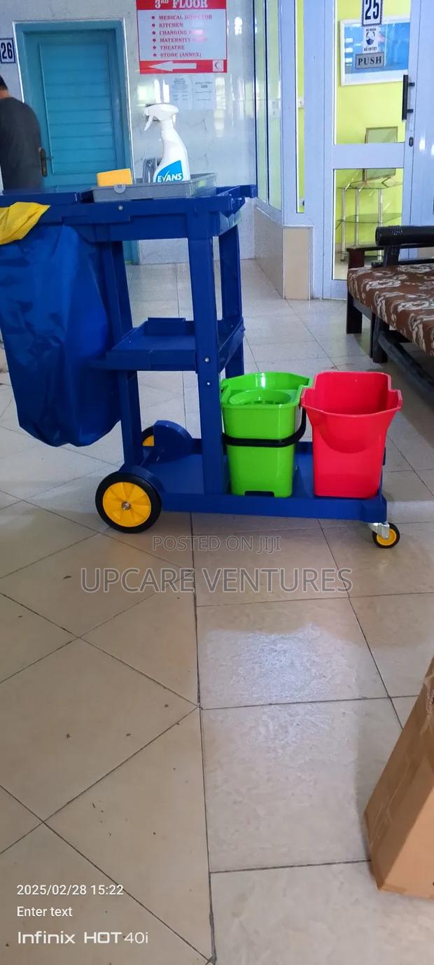 Cleaning Cart/ Cleaning Trolley · Photo 1