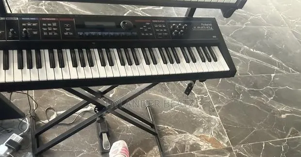 Roland Juno DI 49 · Photo 1