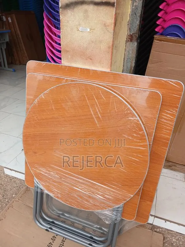 Foldable Table · Photo 1
