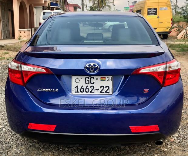Toyota Corolla for Rent Come With a Driver · Photo 7