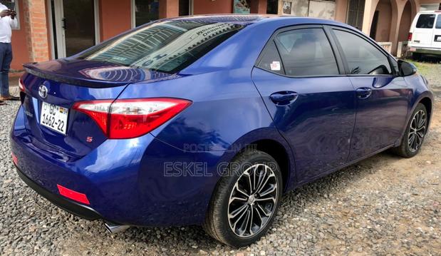 Toyota Corolla for Rent Come With a Driver · Photo 6
