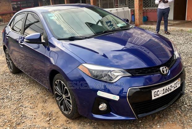 Toyota Corolla for Rent Come With a Driver · Photo 3