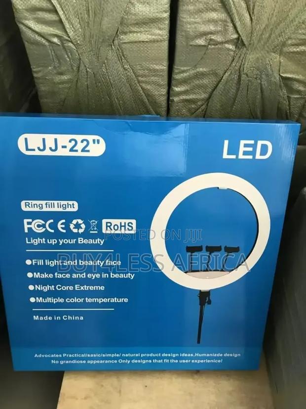 22" Ringlight Complete With Stand ( Change Different Colors) · Photo 2