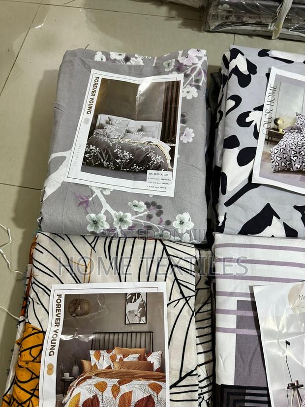 Tear Rubber 2 Bedsheets, 4 Pillowcases for King Size Beds · Photo 1