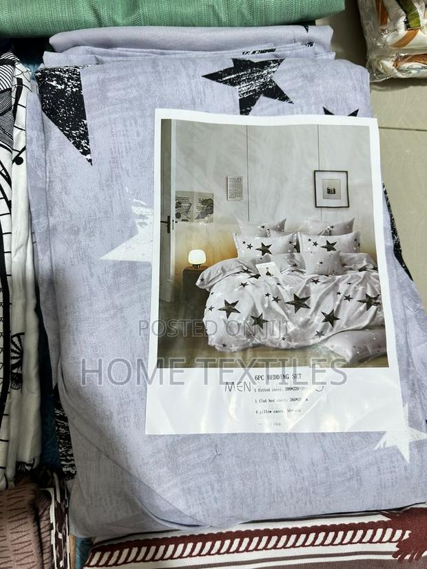 Perfect Room Decoration Idea 2 Bedsheets and 4 Pillowcases · Photo 1