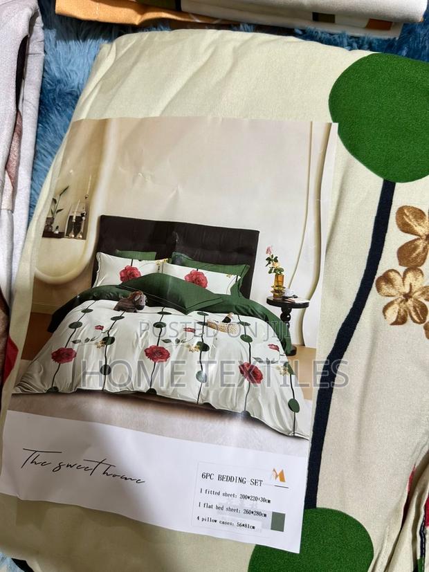Nicely Packaged King Sized 2 Bedsheets, 4 Pillowcases · Photo 1