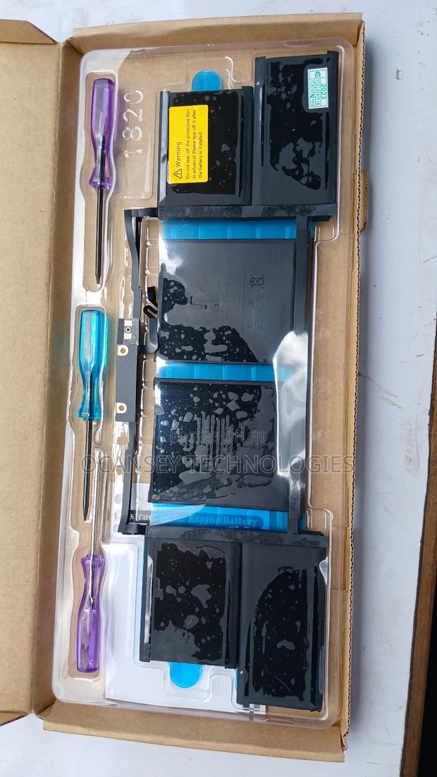 Original Apple A1820 A1707 Battery · Photo 3