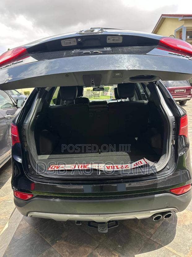 Hyundai Santa Fe 2015 Black · Photo 5