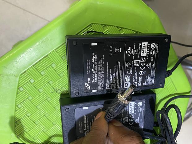12v 5a Adapter/Charger 60w Uk Standard · Photo 2