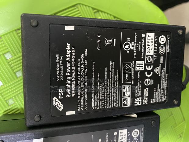 12v 5a Adapter/Charger 60w Uk Standard · Photo 3