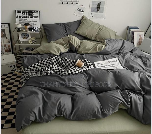 King Size 1 Duvet, 1 Duvet Cover, 1 Bedsheet, 4 Pillowcases