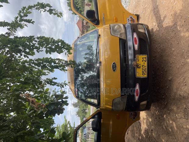 Kia Pregio 2006 Yellow · Photo 1
