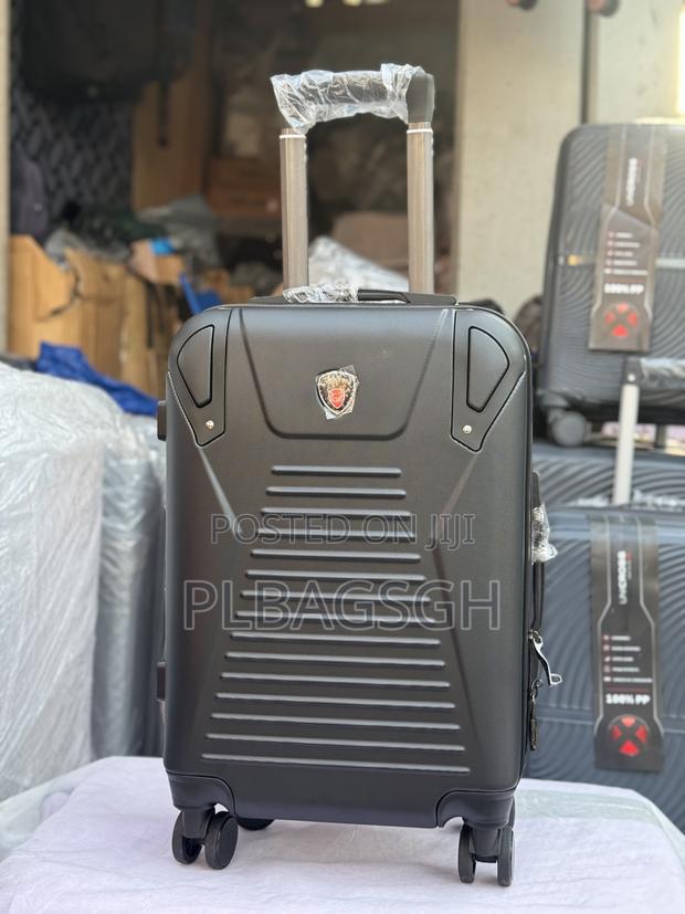 Small Size Hand Luggage (Carry on Bag) 20 Inches at Plbagsgh · Photo 2