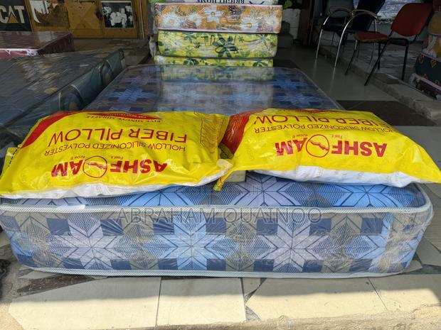 11inches Super High Density Mattress for Sale · Photo 1