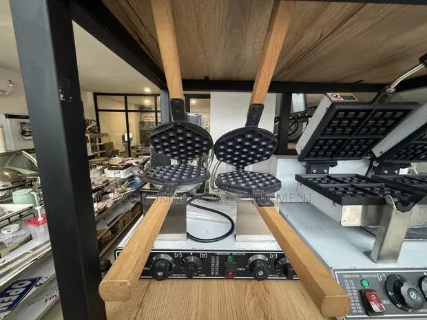 Double Rotational Bubble Waffle Machine · Photo 1