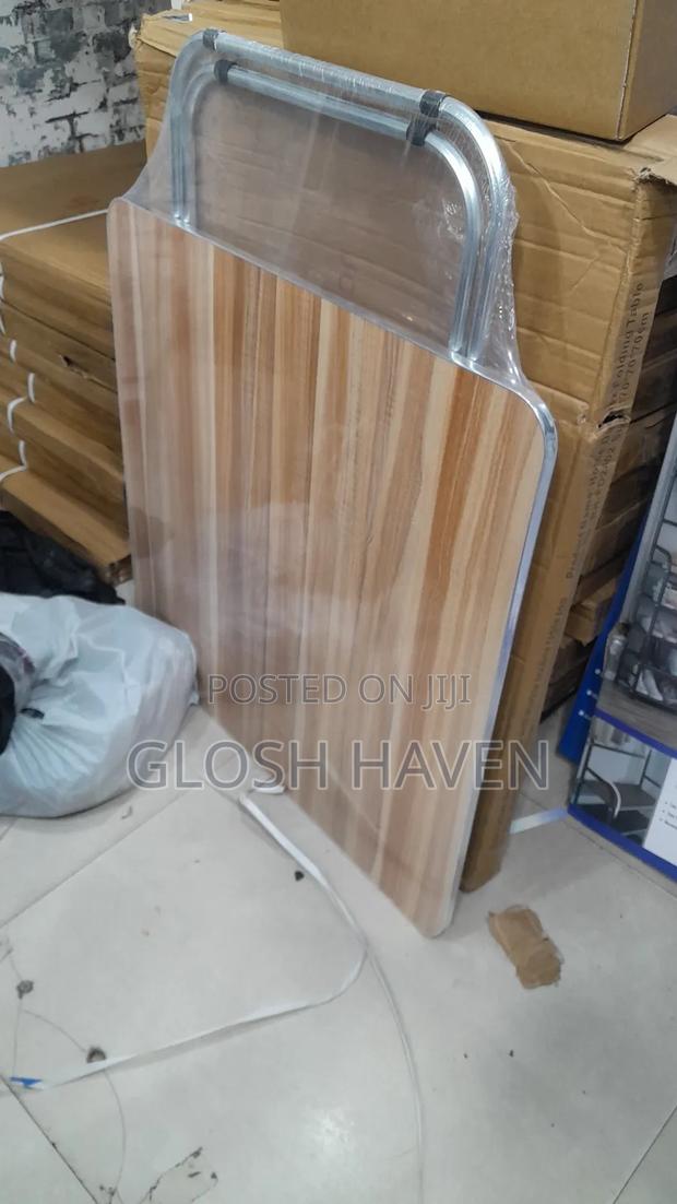 Foldable Table · Photo 1