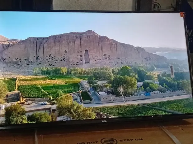 TCL 32-Inch Digital Tv for Modern Home Viewing · Photo 1