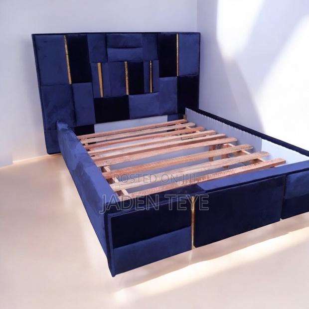 Blu Black Bed for Sale · Photo 1