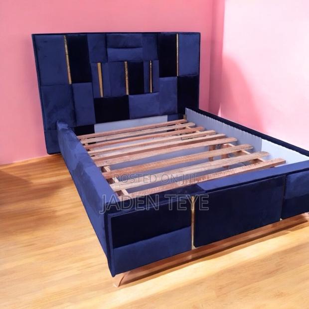 Blu Black Bed for Sale · Photo 2