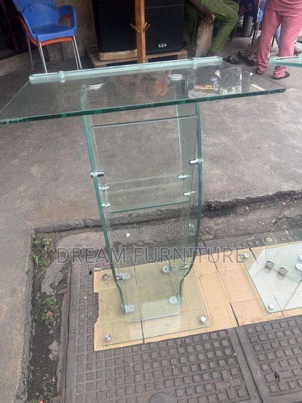 Local Glass Pulpit · Photo 2