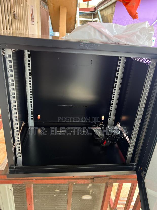 12u Network Cabinet · Photo 4