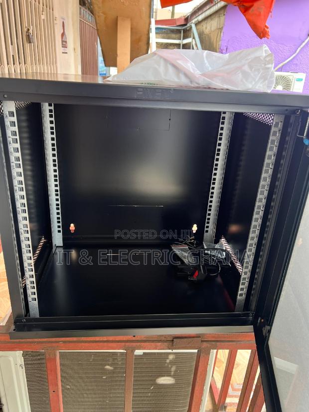 12u Network Cabinet · Photo 5