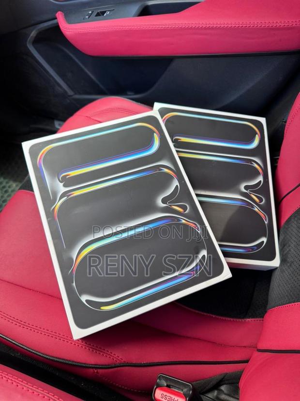 New Apple iPad Pro 13 (2024) 256 GB Silver · Photo 2