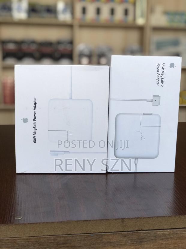 Macbook Charger · Photo 1