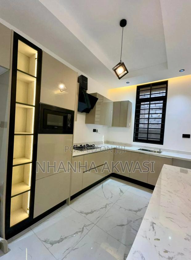4bdrm House in Community 12, Tema Metropolitan for rent · Photo 4