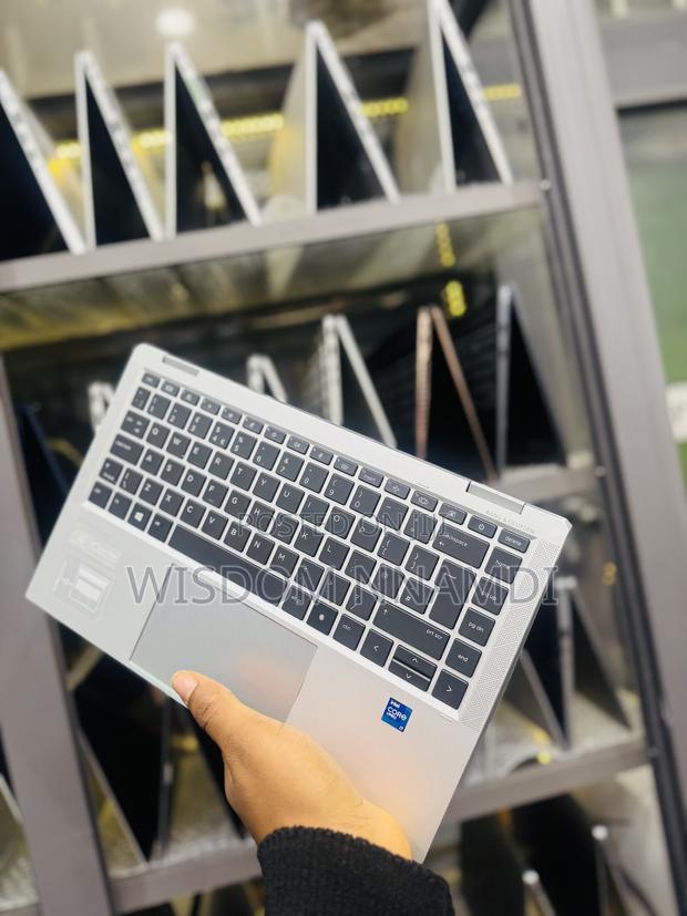 Laptop HP EliteBook 1040 G8 32GB Intel Core i7 SSD 512GB · Photo 6
