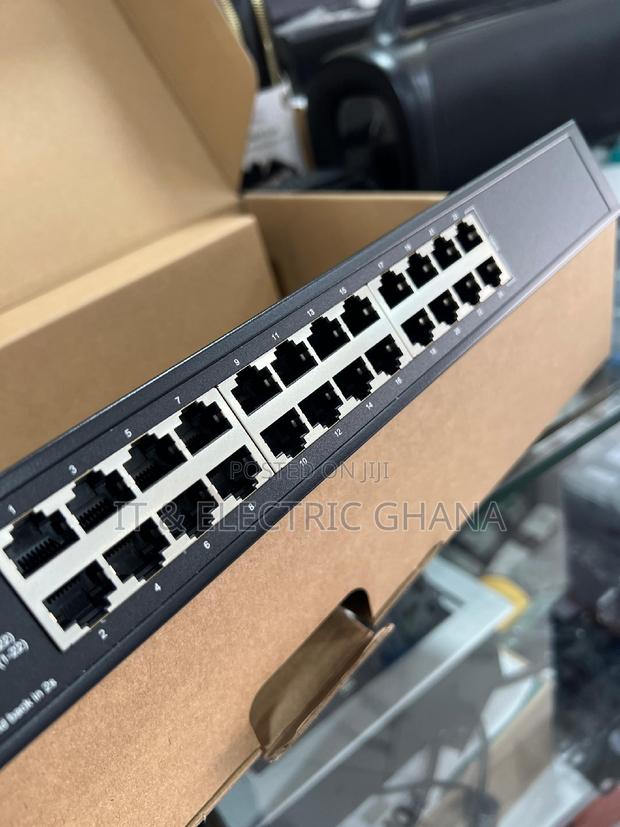 Cudy 24 Port Managed 24 Port Switch · Photo 2