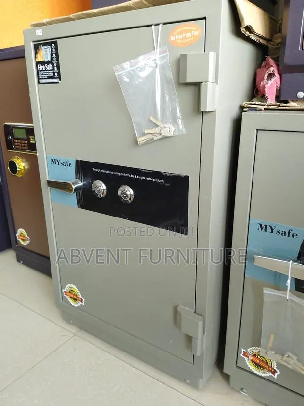 Fireproof Money Safe · Photo 1