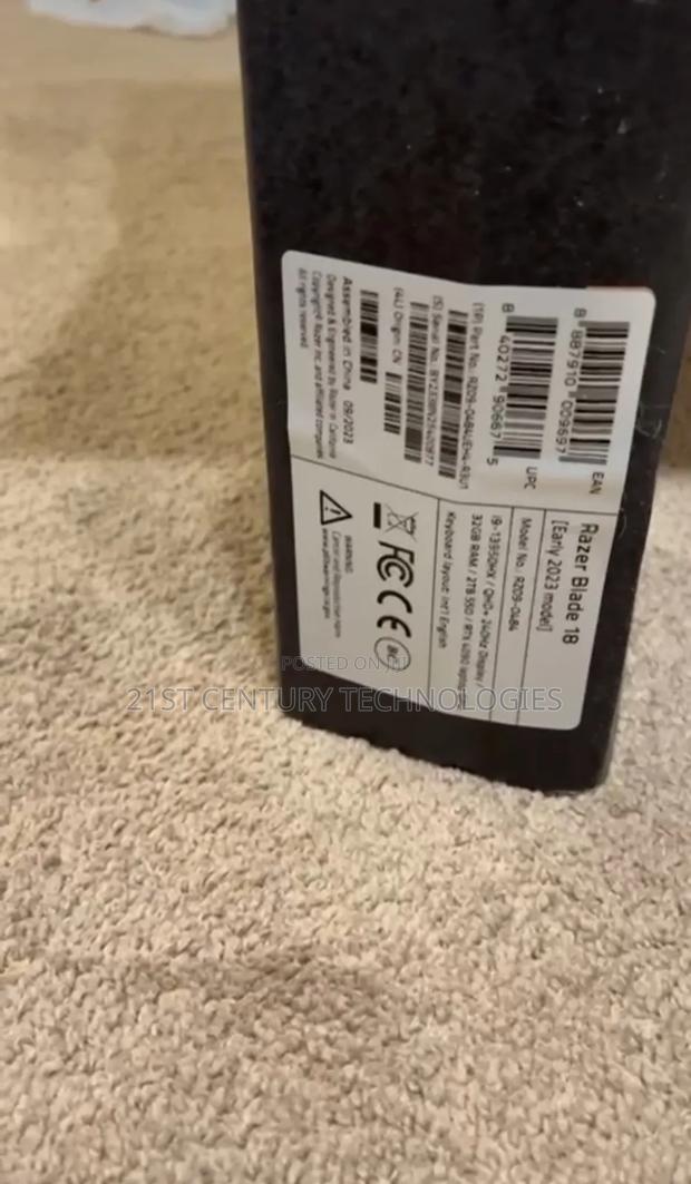 New Laptop Razer Blade 32GB Intel Core i9 SSD 2T · Photo 3